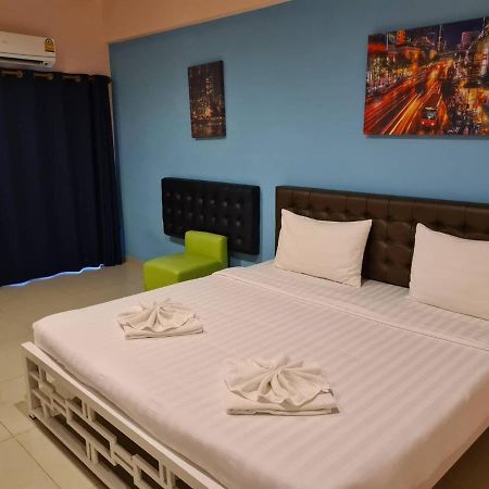 Hotel 2Bedtel Bangkok Esterno foto