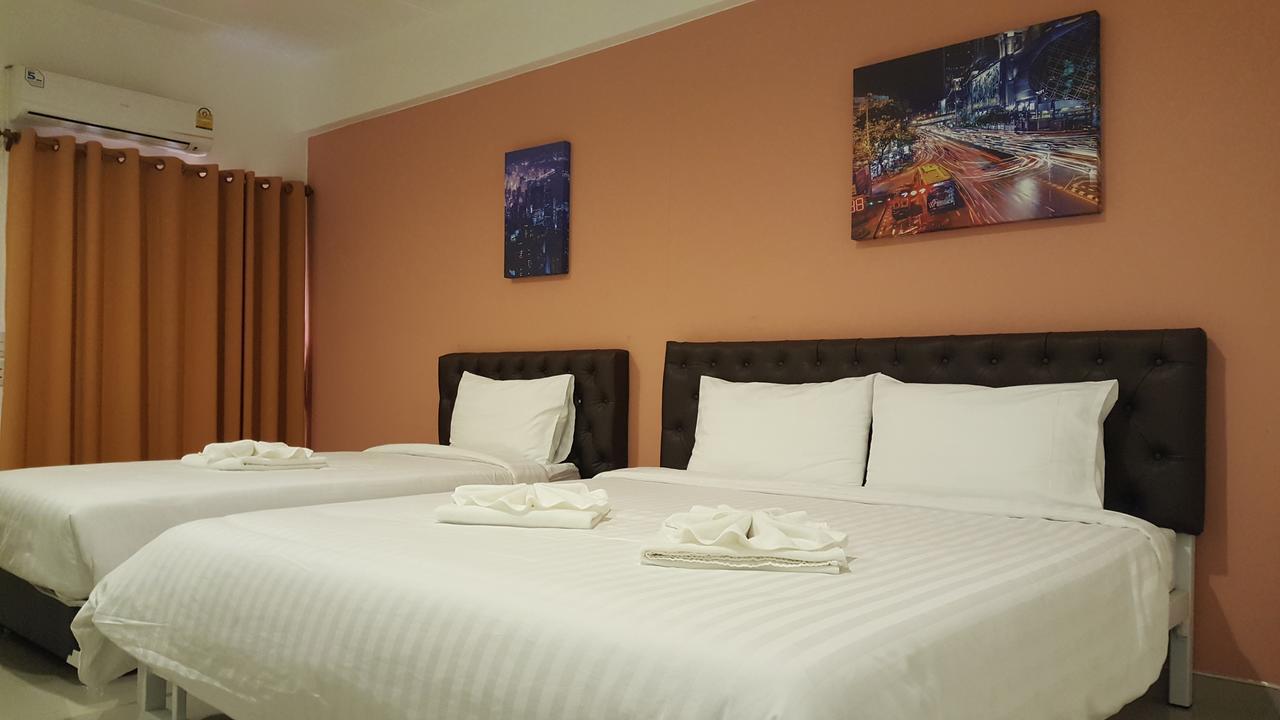 Hotel 2Bedtel Bangkok Esterno foto