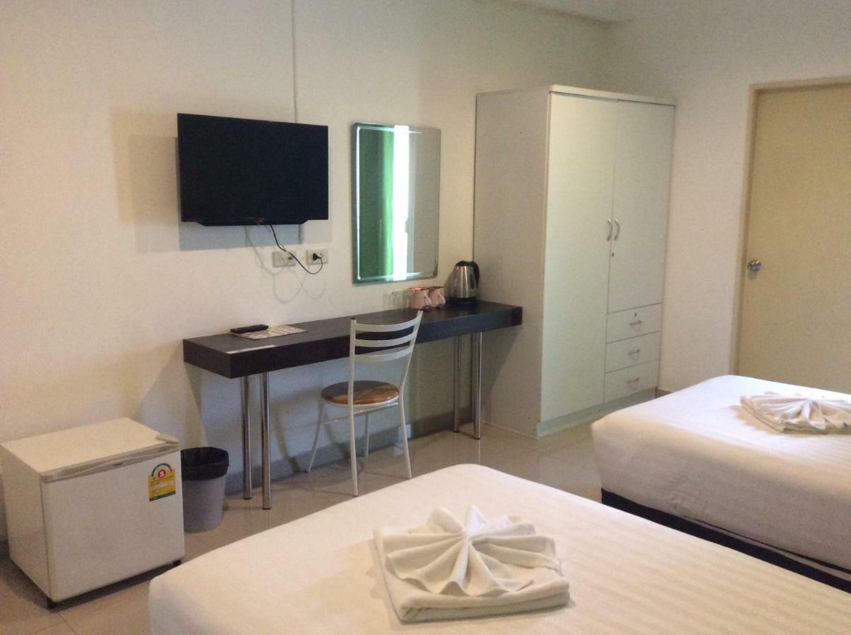 Hotel 2Bedtel Bangkok Esterno foto